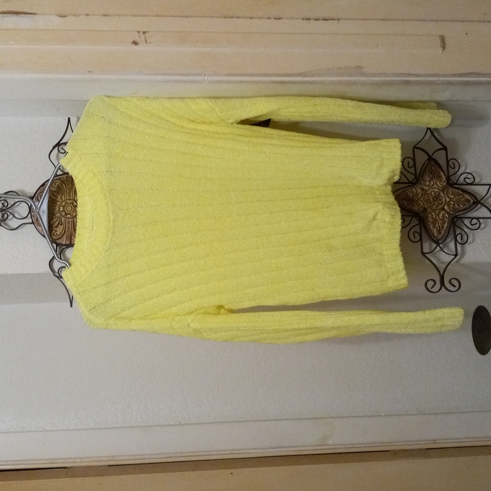Sweater - Picture 2 of 4
